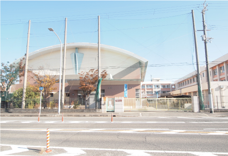 日新小学校